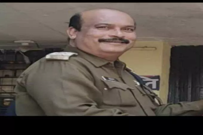 उज्जैन के थाना प्रभारी यशवंत पाल की कोरोना के चलते मौत, सीएम शिवराज ने कही बड़ी बात उज्जैन के थाना प्रभारी यशवंत पाल की कोरोना के चलते मौत, सीएम शिवराज ने कही बड़ी बात
