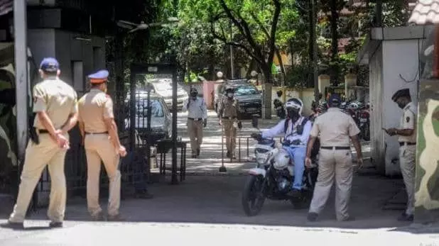 महाराष्ट्र में कोरोना का कहर जारी, CM उद्धव के बंगले पर तैनात दो महिला पुलिसकर्मी मिलीं पॉजिटिव