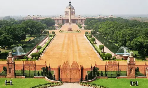 राष्ट्रपति भवन के सफाईकर्मी की बहू कोरोना पॉजिटिव, 125 परिवार क्वारनटीन राष्ट्रपति भवन के सफाईकर्मी की बहू कोरोना पॉजिटिव, 125 परिवार क्वारनटीन