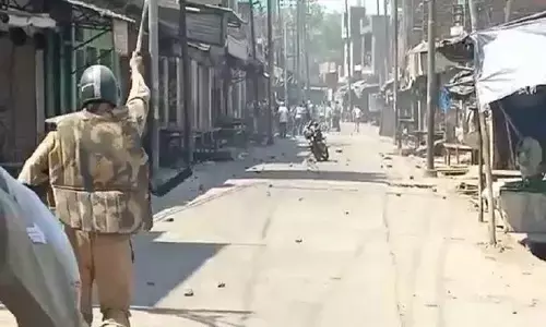 अलीगढ़ लॉक डाउन में मार्केट बंद करने पर भड़के लोग