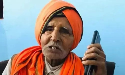 कुशीनगर के 106 साल के जनसंघी भुलई भाई के फोन पर जब आया पीएम मोदी का फोन तो .. कुशीनगर के 106 साल के जनसंघी भुलई भाई के फोन पर जब आया पीएम मोदी का फोन तो ..