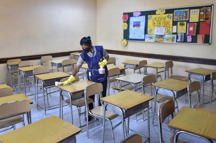 नोएडा: असीसी कॉन्वेंट स्कूल ने खबर लगते ही बदला अपना एग्जाम का सर्कुलर नोएडा: असीसी कॉन्वेंट स्कूल ने खबर लगते ही बदला अपना एग्जाम का सर्कुलर