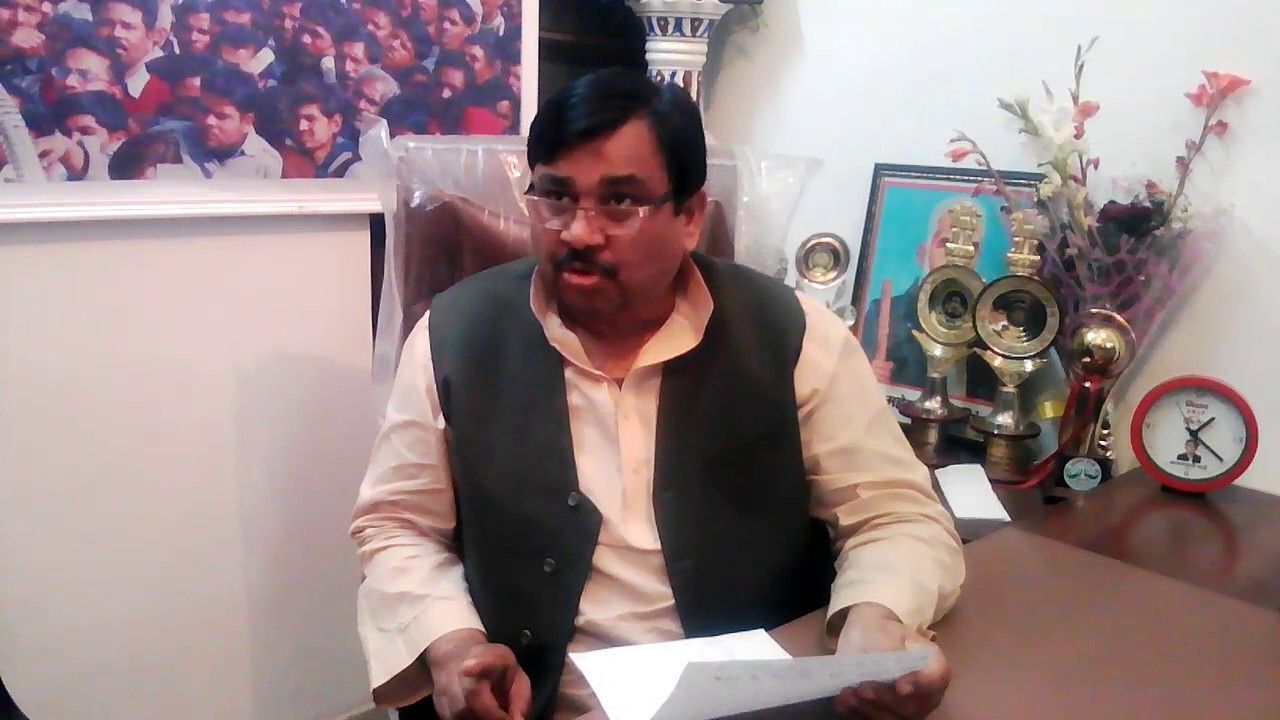 सपा के पूर्व MLA ने की CM योगी से मीट की दुकानें खुलवाने की अपील, दिया ये तर्क? सपा के पूर्व MLA ने की CM योगी से मीट की दुकानें खुलवाने की अपील, दिया ये तर्क?