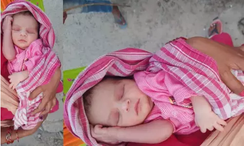लॉकडाउन के दौरान बेहद खुबसूरत नवजात मासूम को छोड़कर फरार लॉकडाउन के दौरान बेहद खुबसूरत नवजात मासूम को छोड़कर फरार