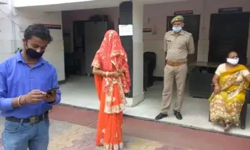 सब्जी-राशन लेने गया बेटा ले आया दुल्हनिया, मां बोली- Lockdown तोड़ा, घर में नहीं आने दूंगी..