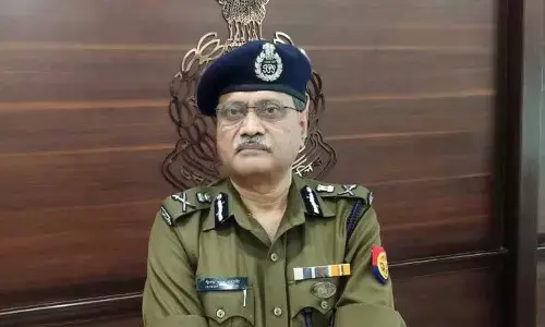 लखनऊ. DGP ने कोरोना से लड़ रहे पुलिसकर्मियों के लिए बनाई स्पेशल सेल,इस एडिशनल एसपी को दी जिम्मेदारी लखनऊ. DGP ने कोरोना से लड़ रहे पुलिसकर्मियों के लिए बनाई स्पेशल सेल,इस एडिशनल एसपी को दी जिम्मेदारी