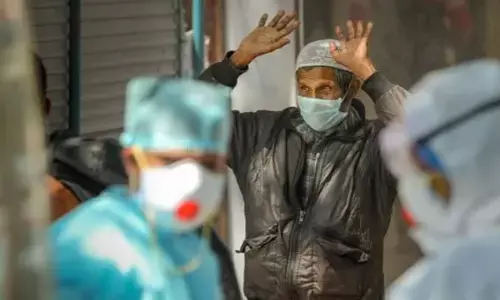 यूपी के नोएडा में लॉकडाउन में इफ्तार पार्टी का आयोजन, 19 लोगों के खिलाफ केस दर्ज यूपी के नोएडा में लॉकडाउन में इफ्तार पार्टी का आयोजन, 19 लोगों के खिलाफ केस दर्ज