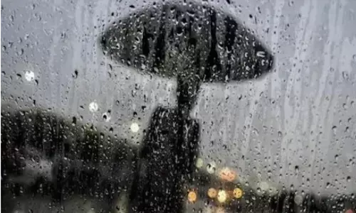 Weather Alert: यूपी के इन जिलों में से किसी एक में है आपका घर तो हो जाएं सावधान! Weather Alert: यूपी के इन जिलों में से किसी एक में है आपका घर तो हो जाएं सावधान!