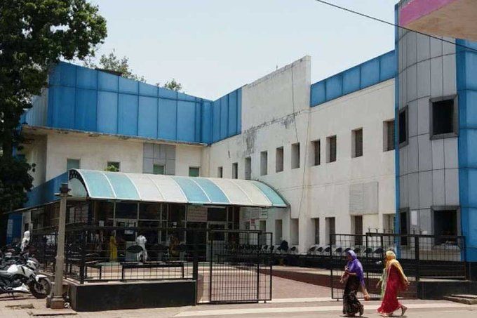 कानपुर के हैलट अस्पताल के ICU में 4 Corona संदिग्धों की मौत से मचा हड़कंप कानपुर के हैलट अस्पताल के ICU में 4 Corona संदिग्धों की मौत से मचा हड़कंप