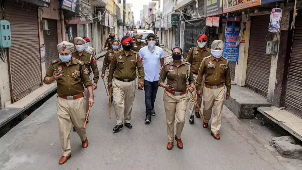 पंजाबी गायक सिद्धू और 5 पुलिसकर्मियों पर एफआईआर, एक DSP हुआ सस्पेंड