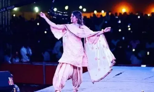 लॉकडाउन में सपना चौधरी के इस जबरदस्त डांस ने मचाया तहलका, अब बीस करोड़ लोंगों ने देखा लॉकडाउन में सपना चौधरी के इस जबरदस्त डांस ने मचाया तहलका, अब बीस करोड़ लोंगों ने देखा