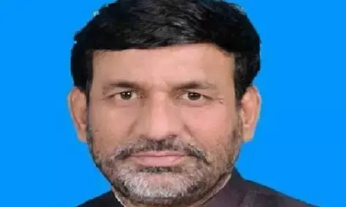 यूपी में अपराधियों ने BJP सांसद आरके सिंह पटेल के पेट्रोल पंप को लूटा यूपी में अपराधियों ने BJP सांसद आरके सिंह पटेल के पेट्रोल पंप को लूटा