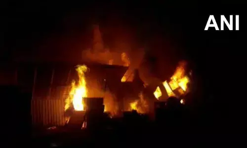 महाराष्ट्र में फिर हादसा , नाशिक के सतानपुर इलाके में फैक्ट्री में लगी, दमकल की 10 गाड़ियां मौके पर। महाराष्ट्र में फिर हादसा , नाशिक के सतानपुर इलाके में फैक्ट्री में लगी, दमकल की 10 गाड़ियां मौके पर।