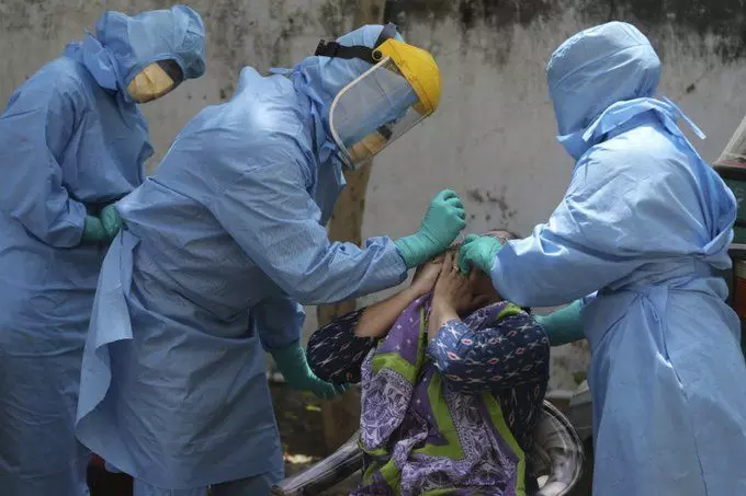 कोरोना वायरस: भारत में पिछले 24 घंटे में आए 3390 नए केस, 103 लोगों की मौत