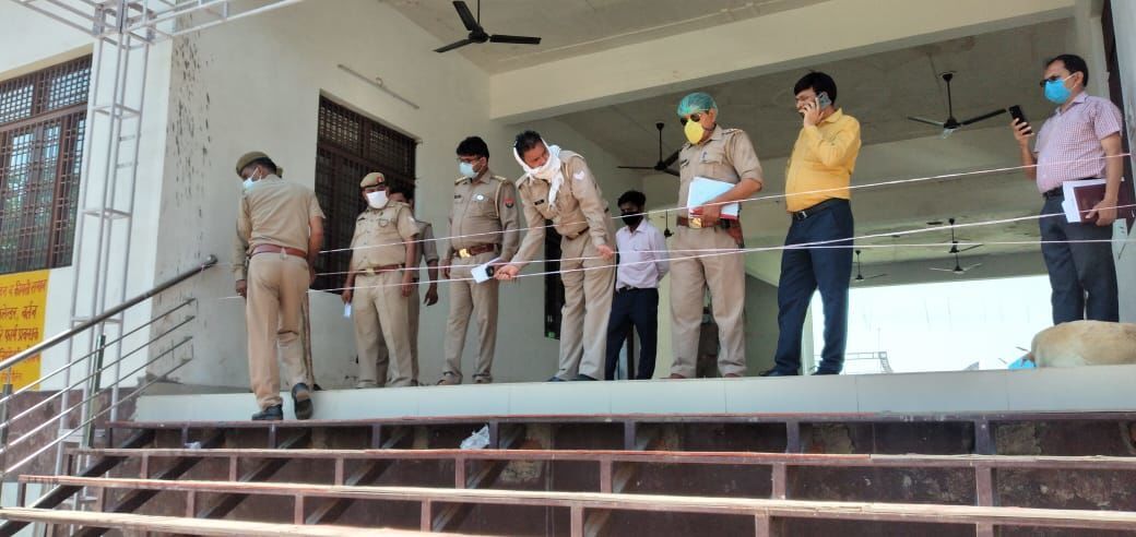 गाजियाबाद की बड़ी खबर, शराब माफिया छह करोड़ की संपत्ति की तहसीलदार ने कुर्क गाजियाबाद की बड़ी खबर, शराब माफिया छह करोड़ की संपत्ति की तहसीलदार ने कुर्क