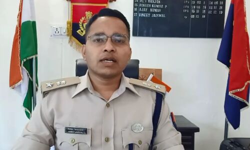 शामली: 15000 हजार का इनामी गौ तस्कर मुठभेड़ में घायल शामली: 15000 हजार का इनामी गौ तस्कर मुठभेड़ में घायल