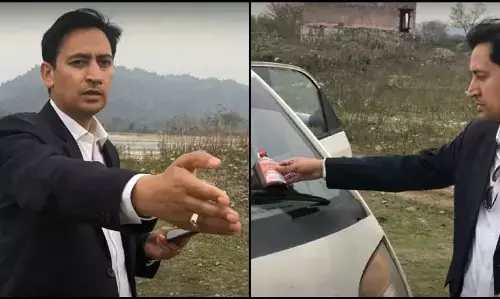 उत्तराखंड: गंगा किनारे चल रही थी शराब पार्टी, आईएएस दीपक रावत ने सिखाया सबक..देखिये वीडियो उत्तराखंड: गंगा किनारे चल रही थी शराब पार्टी, आईएएस दीपक रावत ने सिखाया सबक..देखिये वीडियो