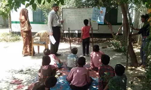 अलीगढ़ में लॉकडाउन की उड़ी धज्जियां, बीईओ ने खुलवा दिए सभी सरकारी स्कूल