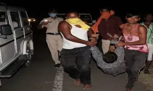 मध्य प्रदेश में ट्रक पलटने से यूपी के पांच प्रवासी मजदूरों की मौत, 13 गंभीर घायल