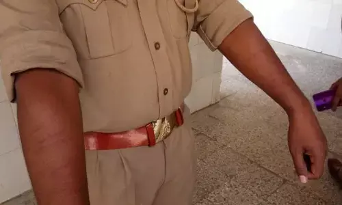 यूपी के कानपुर में Lockdown का उल्लंघन करने से रोकने पर हमला, एक दरोगा समेत 3 सिपाही घायल यूपी के कानपुर में Lockdown का उल्लंघन करने से रोकने पर हमला, एक दरोगा समेत 3 सिपाही घायल