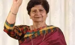 लखनऊ मेयर क्यो हटाना चाहती है नगर आयुक्त को!