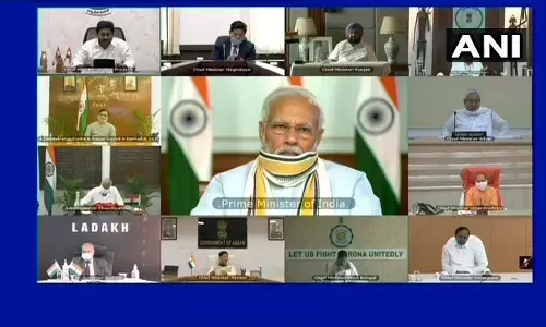 कोरोना पर PM मोदी की बैठक जारी, चार राज्य लॉकडाउन बढ़ाने के पक्ष में, विरोध में गुजरात