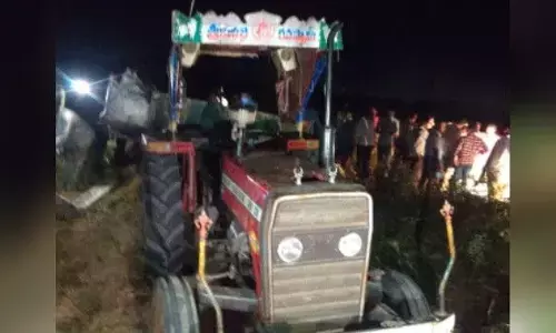 आंध्र प्रदेश: बिजली के खंभे से टकराया ट्रैक्टर, करंट लगने से 9 मजदूरों की मौत