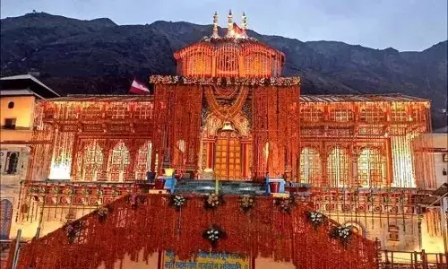 वैदिक मंत्रों के साथ खोले गए बद्रीनाथ धाम के कपाट, PM मोदी के नाम से पहली पूजा