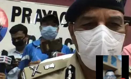 एडीजी प्रेमप्रकाश ने प्रयागराज की चार हत्याओं का किया कुछ ही घंटे में खुलासा, इश्क के चक्कर में मार डाला पूरा परिवार एडीजी प्रेमप्रकाश ने प्रयागराज की चार हत्याओं का किया कुछ ही घंटे में खुलासा, इश्क के चक्कर में मार डाला पूरा परिवार