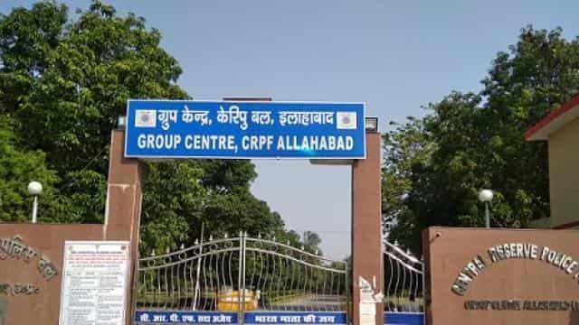 सिपाही ने पत्नी, बेटे और बेटी की हत्या करने के बाद खुद को गोली से उड़ाया, मचा हड़कम्प! सिपाही ने पत्नी, बेटे और बेटी की हत्या करने के बाद खुद को गोली से उड़ाया, मचा हड़कम्प!