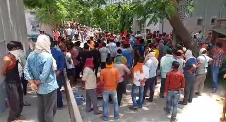 बिहार के बेगूसराय में अपराधियों का तांडव, बीजेपी नेता की गोली मारकर दिनदहाड़े हत्या बिहार के बेगूसराय में अपराधियों का तांडव, बीजेपी नेता की गोली मारकर दिनदहाड़े हत्या