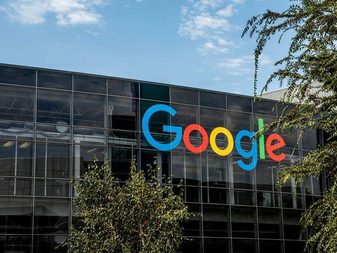 लैपटॉप की समस्या का सामना कर रहे Google कर्मचारी लैपटॉप की समस्या का सामना कर रहे Google कर्मचारी