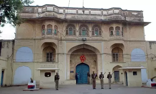 जयपुर जेल में 128 कैदी और सीनियर जेल अधिकारी ने निकले कोरोना पाजिटिव जयपुर जेल में 128 कैदी और सीनियर जेल अधिकारी ने निकले कोरोना पाजिटिव