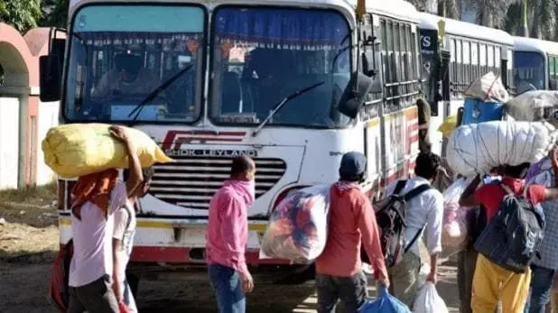 उत्तर प्रदेश के कुशीनगर में बस हादसा, 12 प्रवासी मजदूर घायल