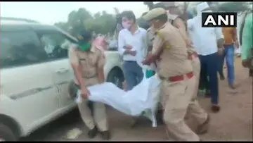 #BreakingNews : यूपी-राजस्थान बॉर्डर पर कांग्रेस कार्यकर्ताओं को हिरासत में लेने के बाद भारी तनाव