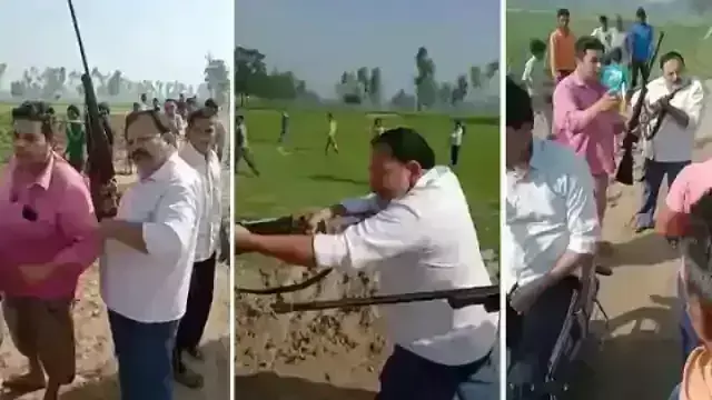 डबल मर्डर से सनसनी : यूपी में सपा नेता व उनके बेटे की गोली मारकर हत्या, हत्याकांड का वीडियो वायरल डबल मर्डर से सनसनी : यूपी में सपा नेता व उनके बेटे की गोली मारकर हत्या, हत्याकांड का वीडियो वायरल