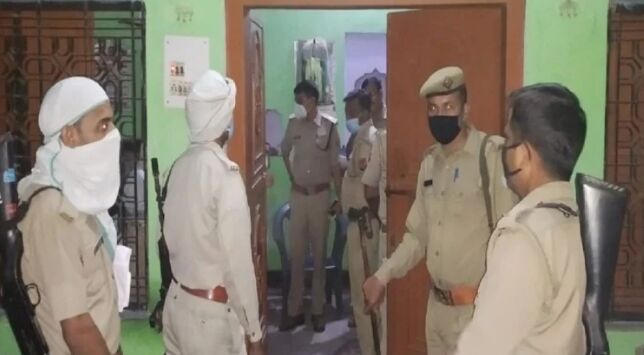 यूपी : क्रिकेट खेलने को लेकर हुए विवाद में दो सगे भाइयों की गोली मारकर हत्या यूपी : क्रिकेट खेलने को लेकर हुए विवाद में दो सगे भाइयों की गोली मारकर हत्या