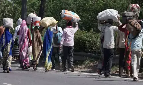 यूपी के बस्ती जिले में 50 माइग्रेंट मजदूर कोरोना पॉजिटिव, सभी महाराष्ट्र से लौटे थे घर यूपी के बस्ती जिले में 50 माइग्रेंट मजदूर कोरोना पॉजिटिव, सभी महाराष्ट्र से लौटे थे घर