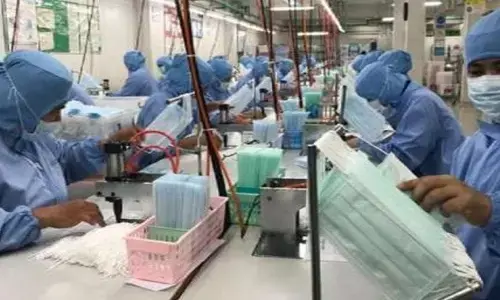 बाराबंकी में कोरोना विस्फोट: एक साथ 95 कोरोना पॉजिटिव मचा हड़कंप, अब संख्या 121 हुई बाराबंकी में कोरोना विस्फोट: एक साथ 95 कोरोना पॉजिटिव मचा हड़कंप, अब संख्या 121 हुई