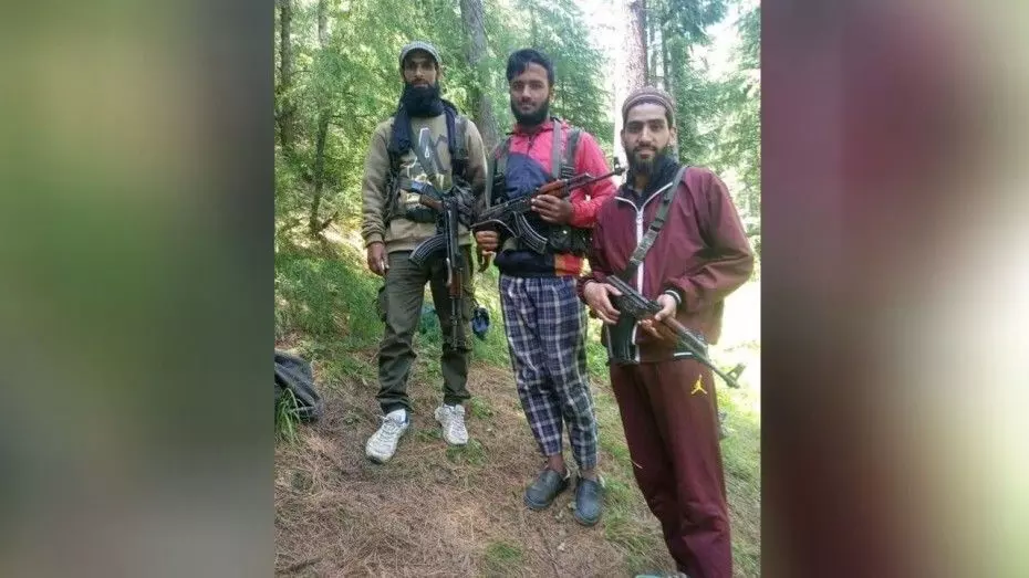 J&K : सुरक्षाबलों की एक और बड़ी कामयाबी, लश्कर-ए-तैयबा के 3 आतंकी गिरफ्तार