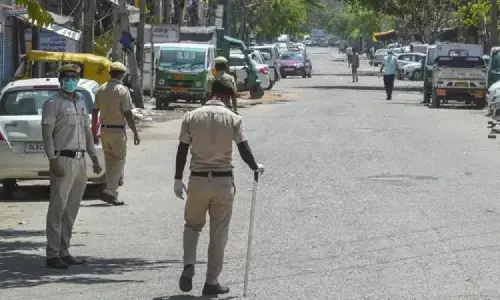 दिल्ली में नारायणा थाने के एसएचओ और बेटा कोरोना पॉजिटिव, कुल मरीज 11,000 के पार