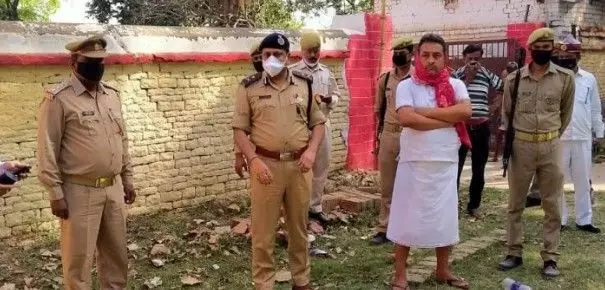 मिर्जापुर : मुंबई से बिहार जा रहे प्रवासी सड़क किनारे कर रहे आराम, डंपर ने रौंदा, तीन की मौत
