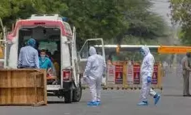 नोएडा में स्वास्थ्य विभाग की बड़ी लापरवाही आयी सामने, कोरोना संदिग्ध एक महीने से क्वारंटाइन सेंटर से लापता नोएडा में स्वास्थ्य विभाग की बड़ी लापरवाही आयी सामने, कोरोना संदिग्ध एक महीने से क्वारंटाइन सेंटर से लापता