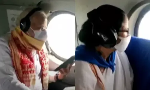 ममता संग पीएम मोदी का हवाई सर्वे जारी, अम्फान से हुई तबाही का ले रहे हैं जायजा..80 लोगों की हुई है मौत ममता संग पीएम मोदी का हवाई सर्वे जारी, अम्फान से हुई तबाही का ले रहे हैं जायजा..80 लोगों की हुई है मौत