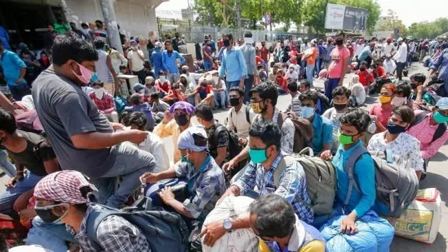 प्रवासी मजदूरों की घर वापसी से बढ़ा कोरोना का खतरा, UP-बिहार से आई अब चौंकाने वाली खबर