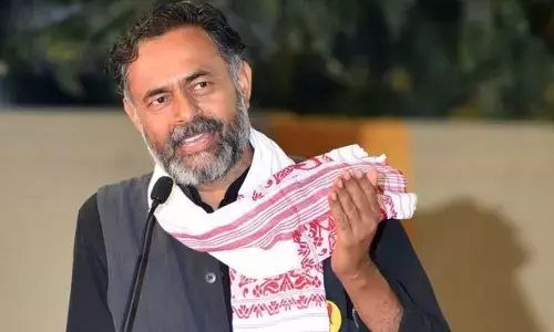 योगेंद्र यादव के सात सूत्री एजेंडे पर विवाद, करना पड़ा संशोधन