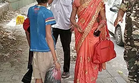 दिल्ली के एक मकान मालिक की शर्मनाक हरकत