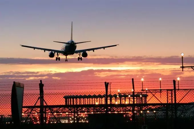 Lockdown 4.0: घरेलू उड़ानें शुरू, UP सरकार ने यात्रियों के लिए जारी की गाइडलाइंस