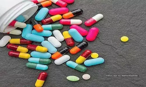 कोरोना के चलते दवाइयों की मांग, दवा कंपनियों का निकला दिवाला कोरोना के चलते दवाइयों की मांग, दवा कंपनियों का निकला दिवाला