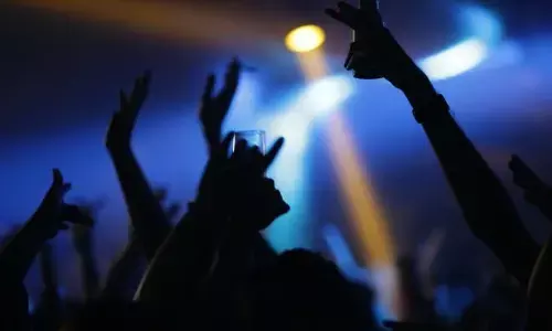 लॉकडाउन में जन्मदिन पार्टी पड़ी महंगी, वृद्धा की मौत के साथ 19 लोग हुए संक्रमित